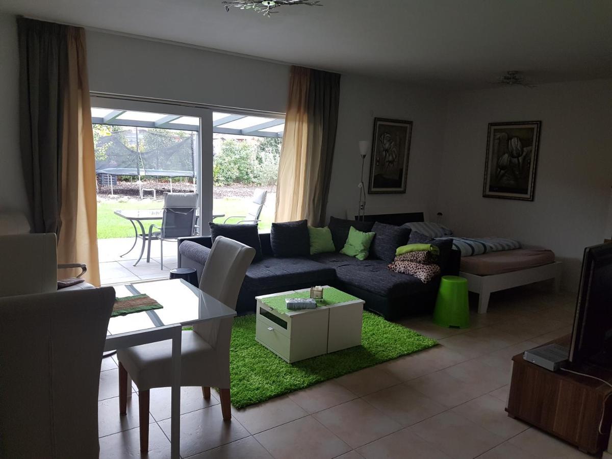Appartement Ebenerdig Mit Terrasse & Garten, Wlan & Parkplatz! Self Check-In & Check-Out! Schwedenofen! à Auggen Extérieur photo